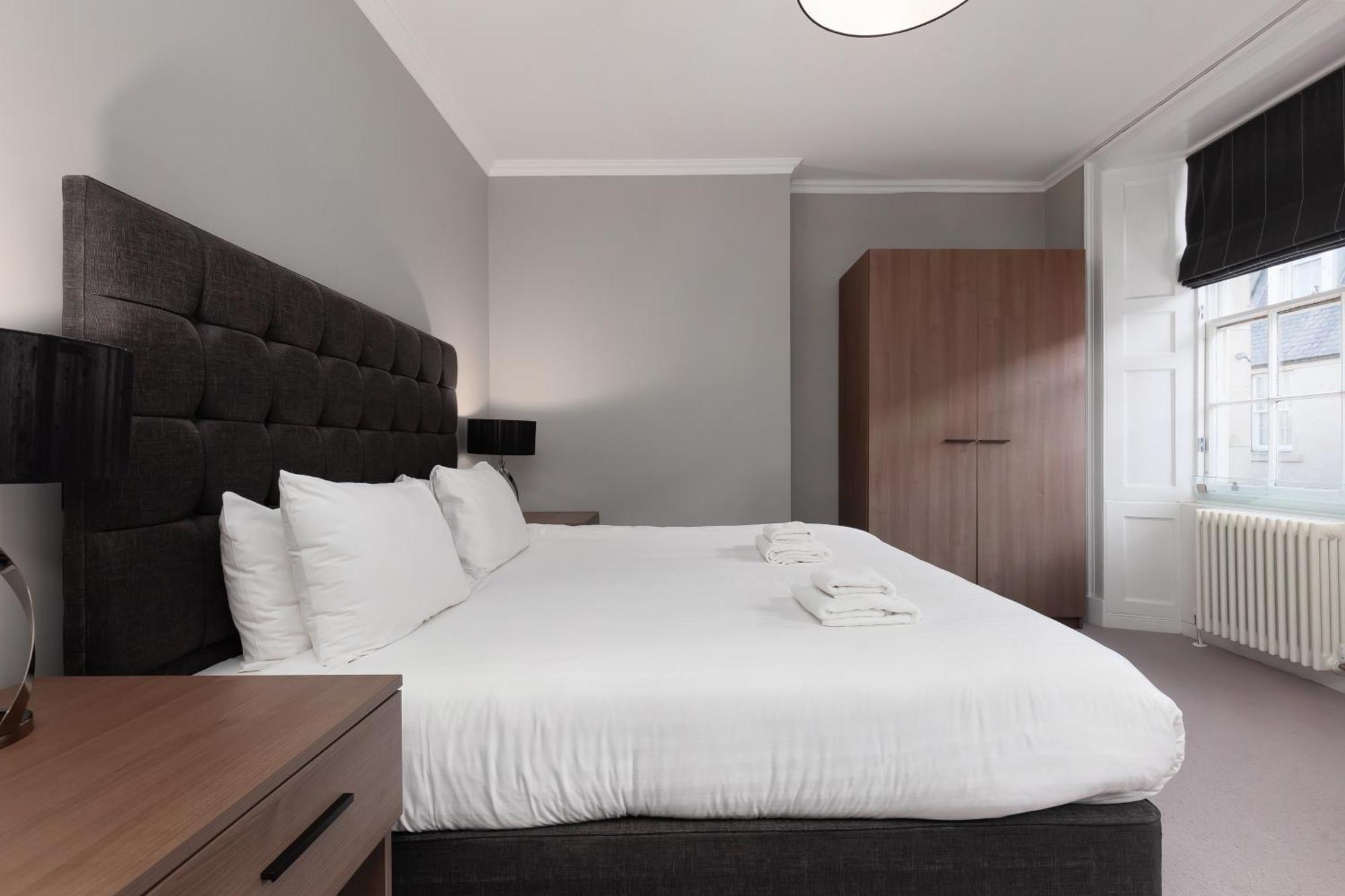 אדינבורו Destiny Scotland - Hill Street Apartments מראה חיצוני תמונה